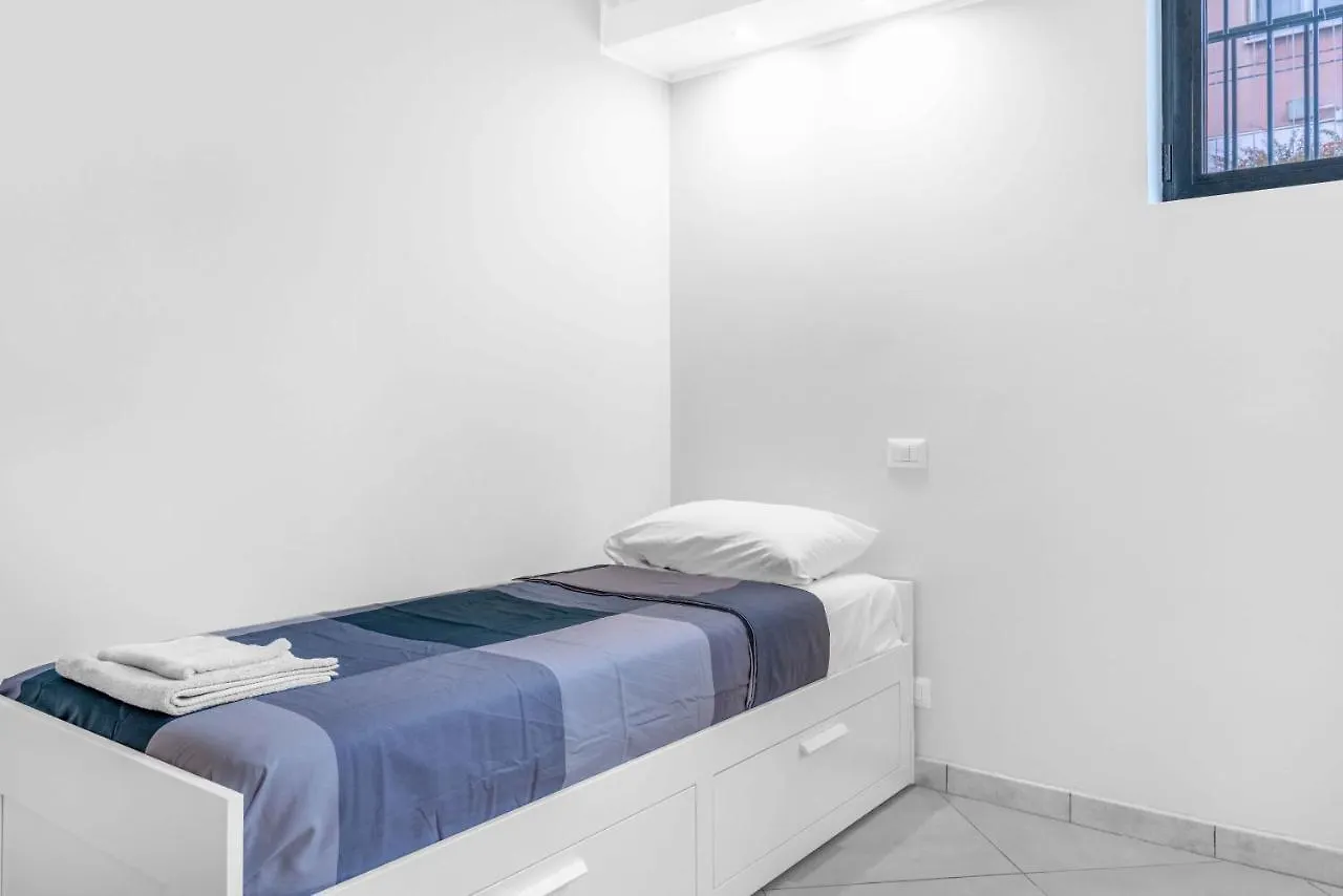 Apartment Sc4 -Affori - Niguarda- Garden- Spacious- Milan Italy